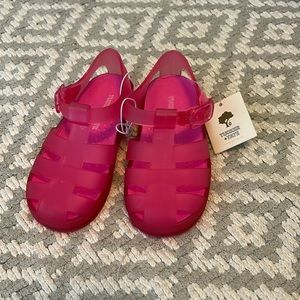 New with tags Tucker and Tate hot pink toddler water shoes sandals size 8